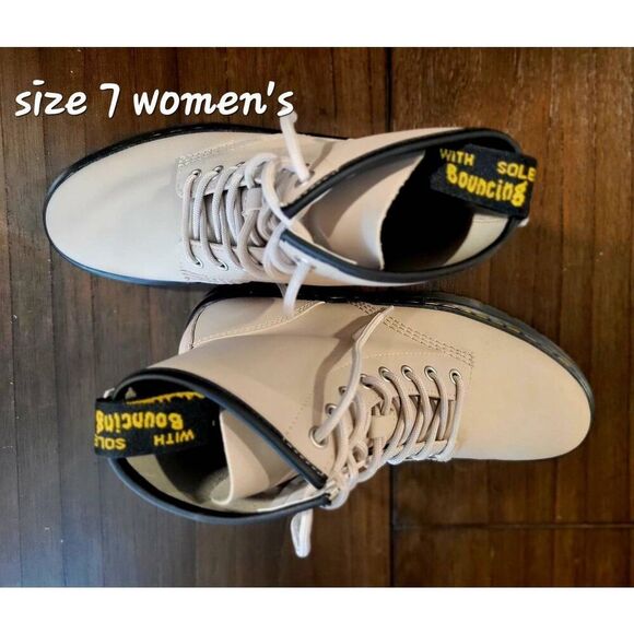 Dr. Martens Shoes - Ladies Dr Marten's size 7 Doc Martens Zavala new Hydro boot taupe